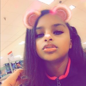 Meet your Posher, Layla